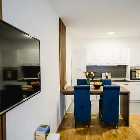 Lilys Lux アパート