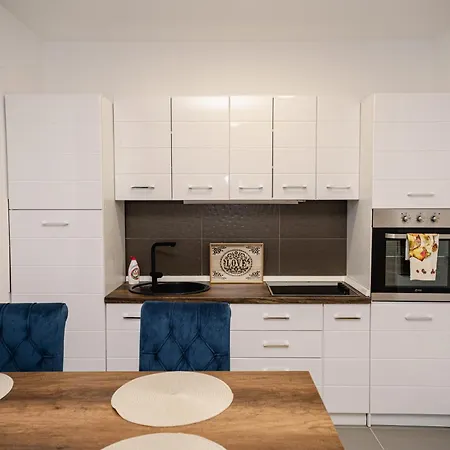 Lilys Lux アパート